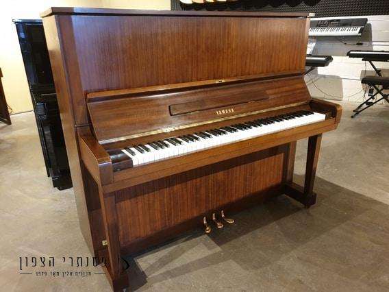 פסנתר חום YAMAHA U5