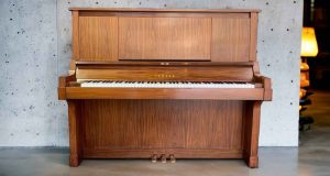 פסנתר YAMAHA W101