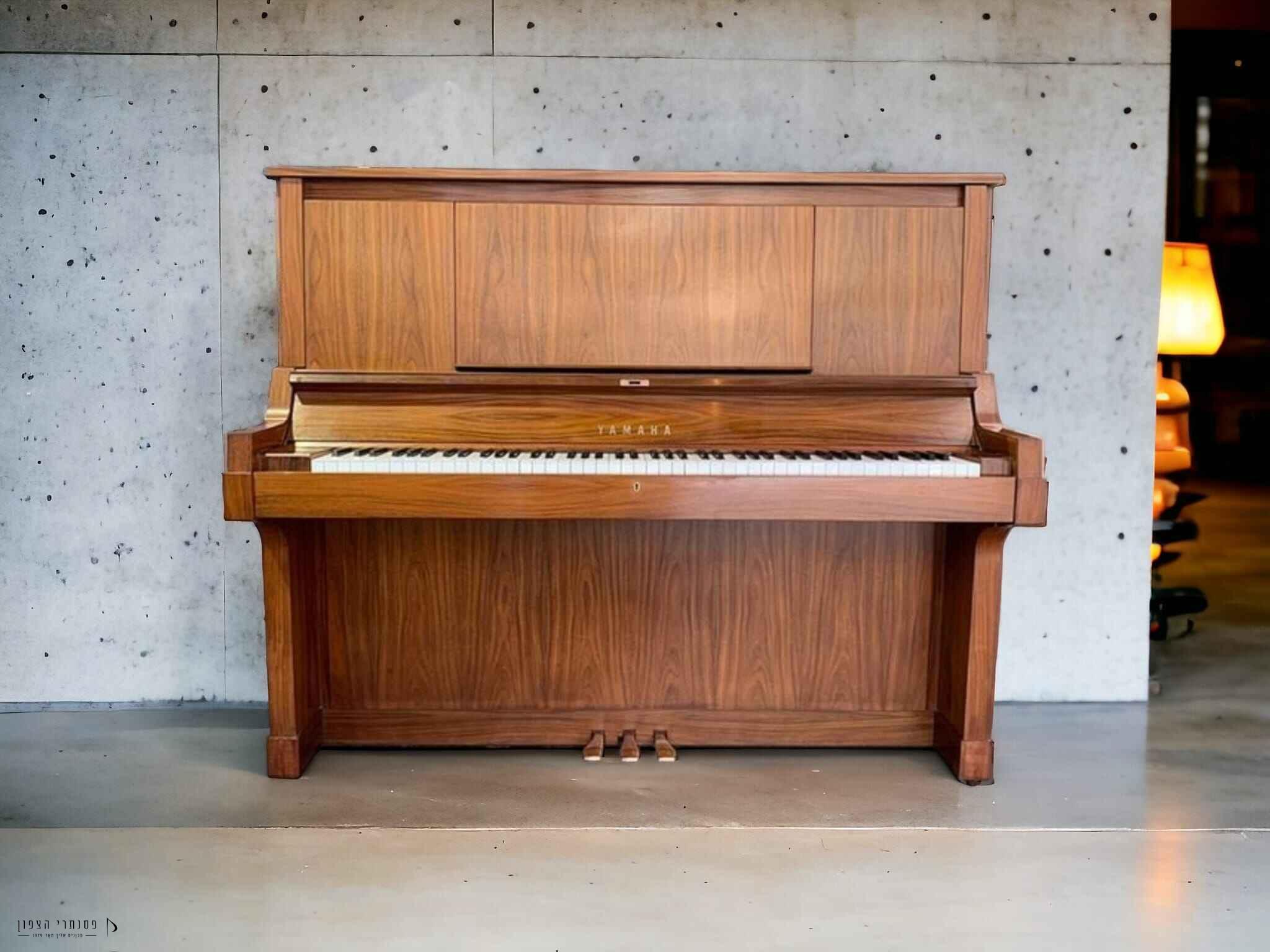 פסנתר YAMAHA W101