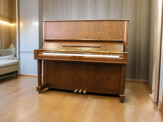 פסנתר יד שניה YAMAHA W105